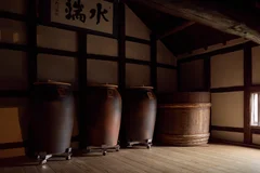 「享保蔵」では菩提?づくりで甕（かめ）仕込みの「水端（みずはな）」を醸している
